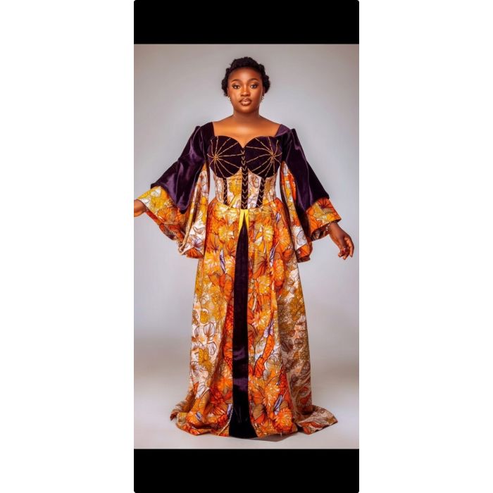 Robe royale dorée inspiration africaine - woodin avec perlage