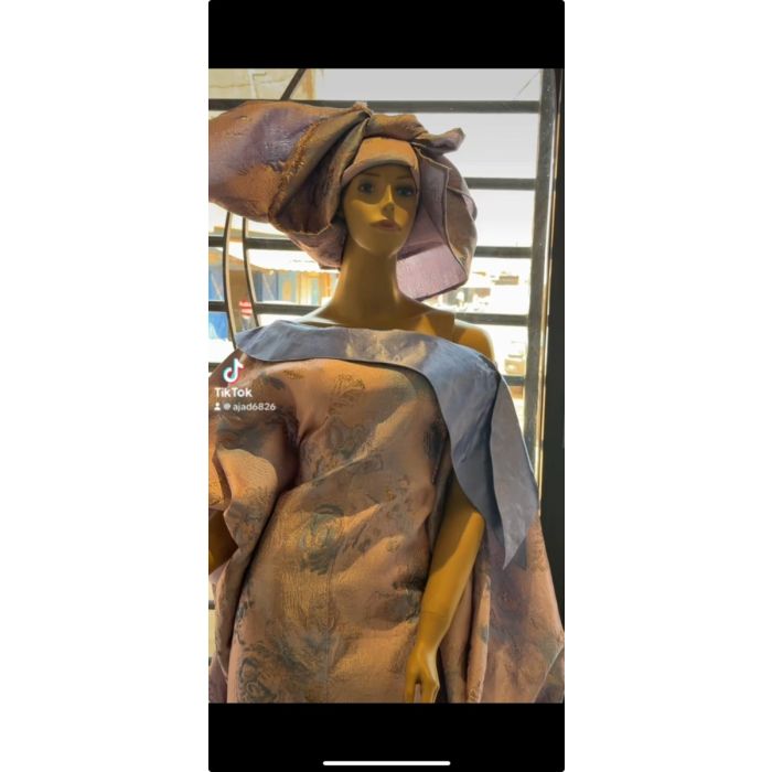 Robe satin florale coupe africaine
